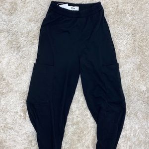 Zara black pants with pockets on the side